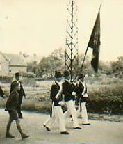 Offiziere-Geschichte-Umzug-50er-Fahne